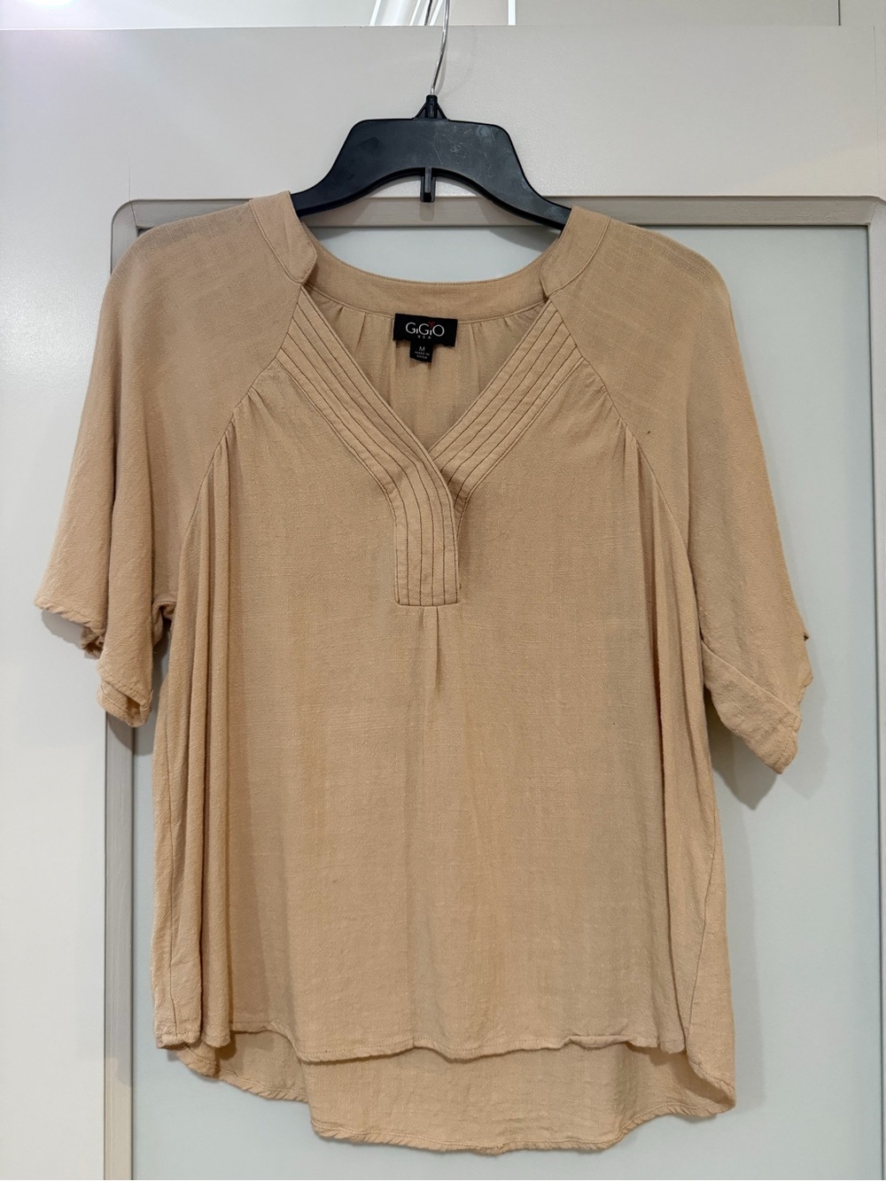 Gigio usa brand women’s Linen Cream Short Sleeve Pleated V-Neck Top